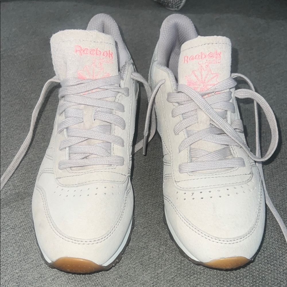 Reebok women’s 7.5 NEW